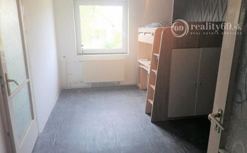 MAĎARSKO - NOVAJIDRANY PEKNÝ 6 IZBOVÝ POSCHODOVÝ RODINNÝ DOM, KUCHYŇA, KÚPEĽŇA, POZEMOK 800 M2.