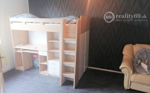 MAĎARSKO - NOVAJIDRANY PEKNÝ 6 IZBOVÝ POSCHODOVÝ RODINNÝ DOM, KUCHYŇA, KÚPEĽŇA, POZEMOK 800 M2.