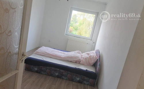 MAĎARSKO - NOVAJIDRANY PEKNÝ 6 IZBOVÝ POSCHODOVÝ RODINNÝ DOM, KUCHYŇA, KÚPEĽŇA, POZEMOK 800 M2.