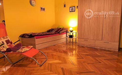 MAĎARSKO - ÓZD PEKNÝ RODINNÝ DOM PO ČIASTOČNEJ REKONŠTRUKCII S VEĽKOU ZÁHRADOU LEN 15 KM OD HRANÍC