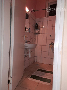 MAĎARSKO - ÓZD PEKNÝ RODINNÝ DOM PO ČIASTOČNEJ REKONŠTRUKCII S VEĽKOU ZÁHRADOU LEN 15 KM OD HRANÍC