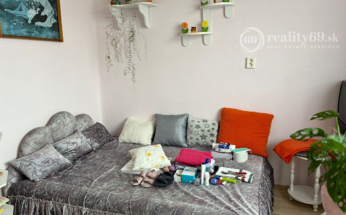 MAĎARSKO - INÁNCS 4 IZBOVÝ RODINNÝ DOMČEK S BAZENOM