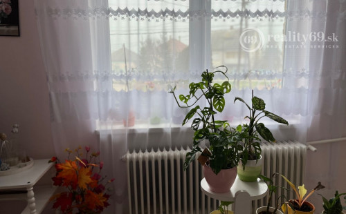 MAĎARSKO - INÁNCS 4 IZBOVÝ RODINNÝ DOMČEK S BAZENOM