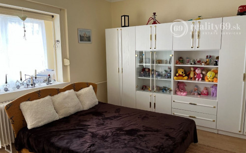 MAĎARSKO - INÁNCS 4 IZBOVÝ RODINNÝ DOMČEK S BAZENOM