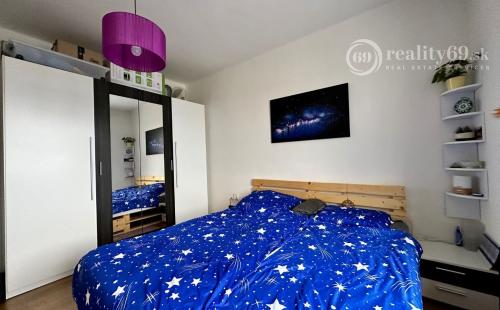 SEVER - VODÁRENSKÁ PEKNÝ TEHLOVÝ BYT PO REKONŠTRUKCII 55 M2 S BALKÓNOM.