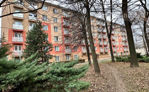 SEVER - VODÁRENSKÁ PEKNÝ TEHLOVÝ BYT PO REKONŠTRUKCII 55 M2 S BALKÓNOM.