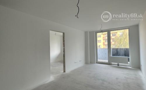 STARÉ MESTO - BELLOVA 1,5 IZBOVÝ BYT 41 M2, HOLOBYT S LODŽIOU.