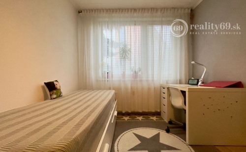 FURČA - BUZULUCKÁ PEKNÝ 3 IZBOVÝ BYT PO REKONŠTRUKCII 69 M2,  LODŽIA.