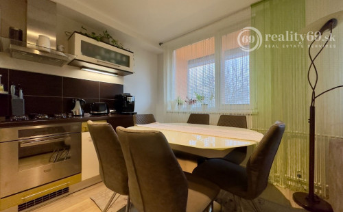 FURČA - BUZULUCKÁ PEKNÝ 3 IZBOVÝ BYT PO REKONŠTRUKCII 69 M2,  LODŽIA.