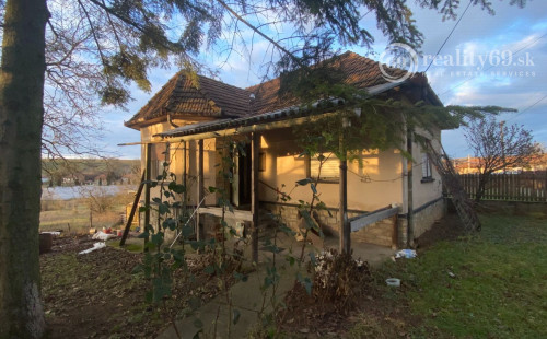 GALVÁCS -  2 IZBOVÝ RD V PREKRÁSNOM PROSTREDÍ.