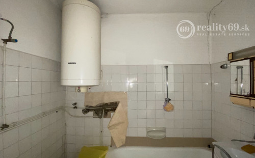 GALVÁCS -  2 IZBOVÝ RD V PREKRÁSNOM PROSTREDÍ.