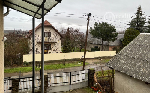 MAĎARSKO - PÁCIN 3 IZBOVÝ POSCHODVÝ RODINNÝ DOM 3 KM OD HRANÍC