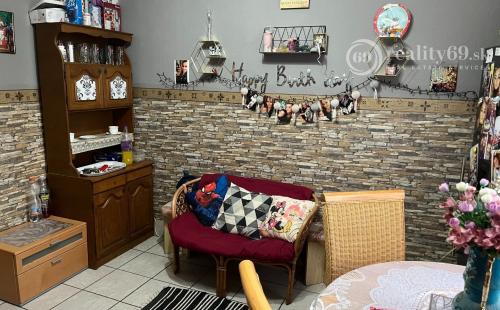 MAĎARSKO - PÁCIN 3 IZBOVÝ POSCHODVÝ RODINNÝ DOM 3 KM OD HRANÍC