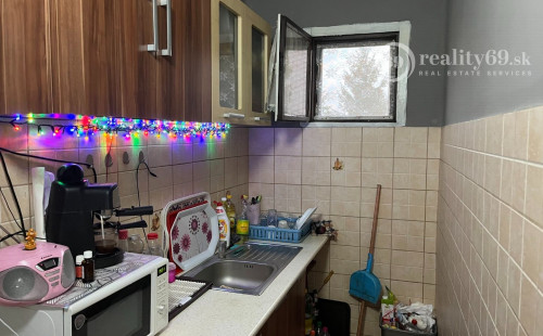 MAĎARSKO - PÁCIN 3 IZBOVÝ POSCHODVÝ RODINNÝ DOM 3 KM OD HRANÍC