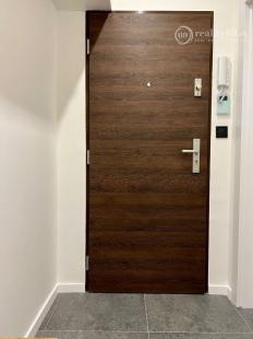 REZERVOVANÉ - NOVÁ SUPER CENA - TERASA - TRIEDA SNP - 3 IZBOVÝ SUPER MODERNÝ BYT 57 M2, UZAVRETÁ LODŽIA, KLIMATIZÁCIA, PRÁČKA