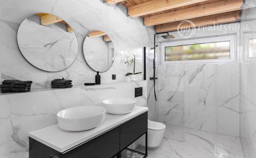 MODERNÝ 5 IZBOVÝ SMART DOM NA KĽÚČ V CENE BYTU IBA 16 KM OD KOŠÍC SMER PREŠOV