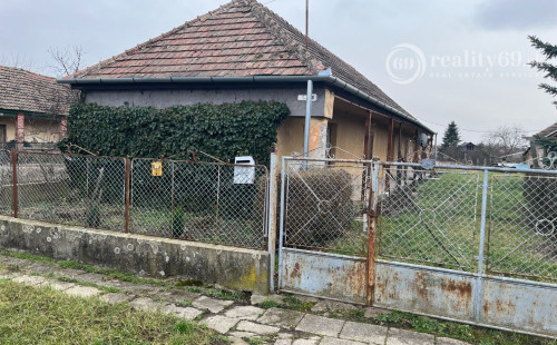 MAĎARSKO - VÁMOSÚJFALU V LOKALITE TOKAJ