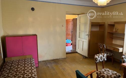 MAĎARSKO - VÁMOSÚJFALU V LOKALITE TOKAJ