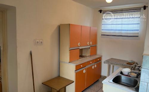 MAĎARSKO - VÁMOSÚJFALU V LOKALITE TOKAJ