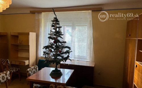 MAĎARSKO - VÁMOSÚJFALU V LOKALITE TOKAJ