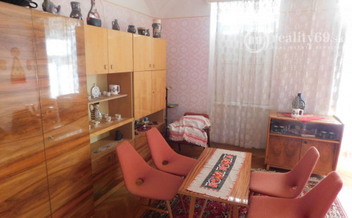 MAĎARSKO - ABAÚJSZÁNTÓ 5 IZBOVÝ RODINNÝ DOM V TOKAJSKEJ OBLASTÍ NA NÁMESTÍ