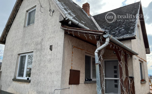 MAĎARSKO - ABAÚJSZÁNTÓ 4 IZBOVÝ RODINNÝ DOM V TOKAJSKEJ VINOHRADNÍCKEJ OBLASTI.