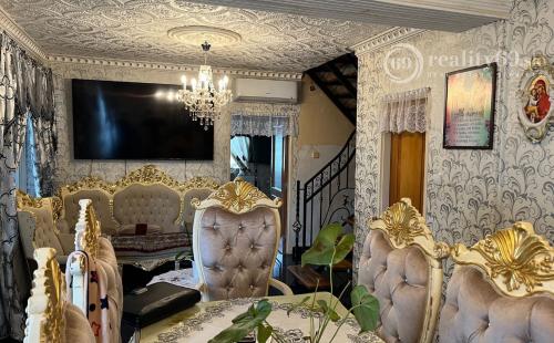 MAĎARSKO - ABAÚJSZÁNTÓ 4 IZBOVÝ RODINNÝ DOM V TOKAJSKEJ VINOHRADNÍCKEJ OBLASTI.