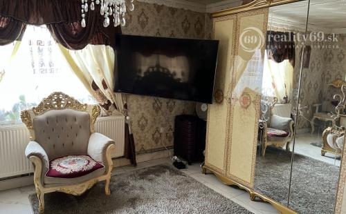 MAĎARSKO - ABAÚJSZÁNTÓ 4 IZBOVÝ RODINNÝ DOM V TOKAJSKEJ VINOHRADNÍCKEJ OBLASTI.