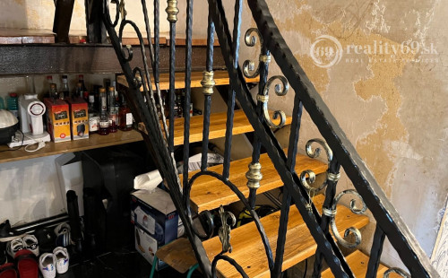 MAĎARSKO - ABAÚJSZÁNTÓ 4 IZBOVÝ RODINNÝ DOM V TOKAJSKEJ VINOHRADNÍCKEJ OBLASTI.