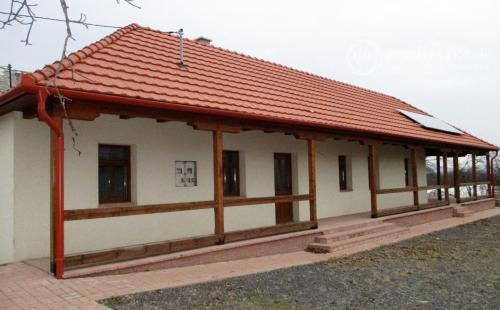 MAĎARSKO - FORRÓ - GAZDOVSKÝ 3 IZBOVÝ DOM PO KOMPLETNEJ REKONŠTRUKCII