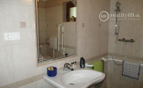 MAĎARSKO - FORRÓ - GAZDOVSKÝ 3 IZBOVÝ DOM PO KOMPLETNEJ REKONŠTRUKCII