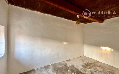 MAĎARSKO - GONC 3 IZBOVÝ RD ZAČATÁ REKONŠTRUKCIA SUPER MIESTO