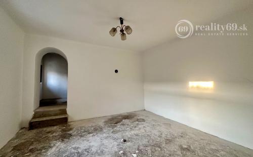 MAĎARSKO - GONC 3 IZBOVÝ RD ZAČATÁ REKONŠTRUKCIA SUPER MIESTO