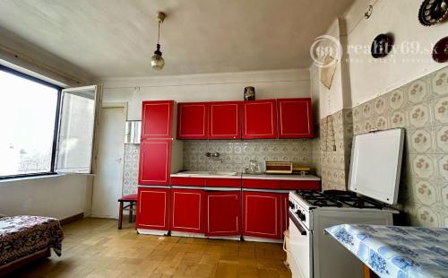 MAĎARSKO - SZALONNA 5 IZBOVÝ POSCHODOVÝ RODINNÝ DOM S PEKNÝM POZEMKOM 800 M2