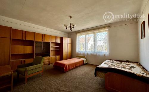 MAĎARSKO - SZALONNA 5 IZBOVÝ POSCHODOVÝ RODINNÝ DOM S PEKNÝM POZEMKOM 800 M2