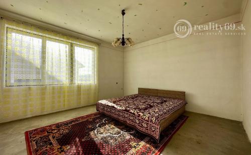 MAĎARSKO - SZALONNA 5 IZBOVÝ POSCHODOVÝ RODINNÝ DOM S PEKNÝM POZEMKOM 800 M2