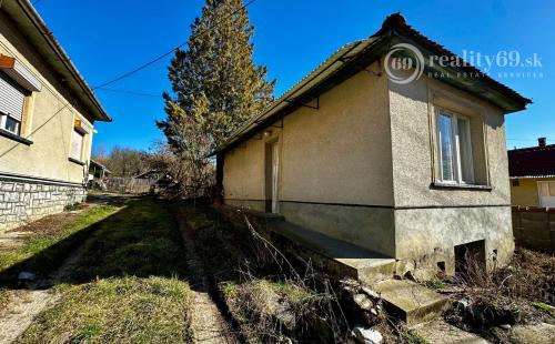 MAĎARSKO - MÁRTONYI - PEKNÝ 4 IZBOVÝ RD V KRÁSNEJ LOKALITE BLÍZKO JAZERA RAKACA + LETNÁ KUCHYŇA