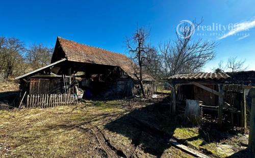 MAĎARSKO - MÁRTONYI - PEKNÝ 4 IZBOVÝ RD V KRÁSNEJ LOKALITE BLÍZKO JAZERA RAKACA + LETNÁ KUCHYŇA