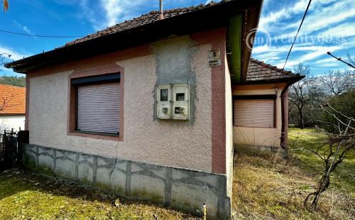 MAĎARSKO - AGGTELEK - 3 IZBOVÝ RODINNÝ DOM S LETNOU KUCHYŇOU