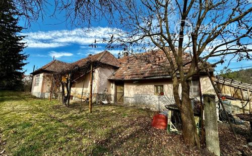 MAĎARSKO - AGGTELEK - 3 IZBOVÝ RODINNÝ DOM S LETNOU KUCHYŇOU
