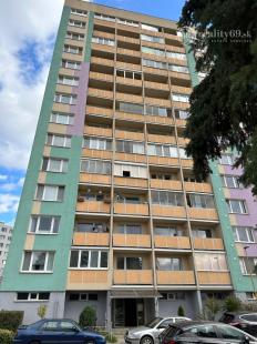 NOVÁ SUPER CENA - JAZERO - LEVOČSKÁ  2 IZBOVÝ BYT 42 M2, LODŽIA, SKRINE NA CHODBE, TV, INTERNET.