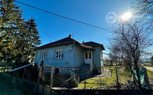 MAĎARSKO - KOMJÁTI 4 IZBOVÝ RODINNÝ DOM V TICHOM PROSTREDÍ.