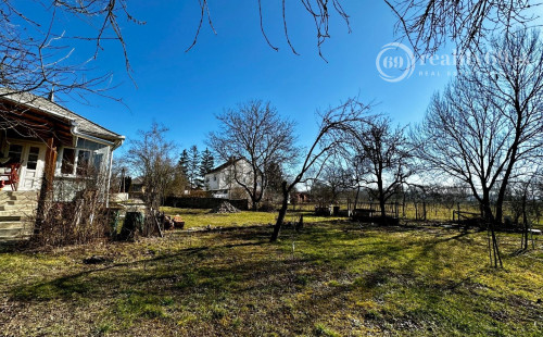 MAĎARSKO - KOMJÁTI 4 IZBOVÝ RODINNÝ DOM V TICHOM PROSTREDÍ.