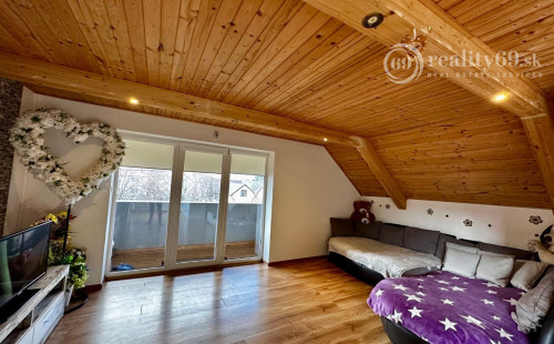 KAVEČANY - VÝBORNÁ LOKALITA - DVOJGENERAČNÝ RODINNÝ DOM.