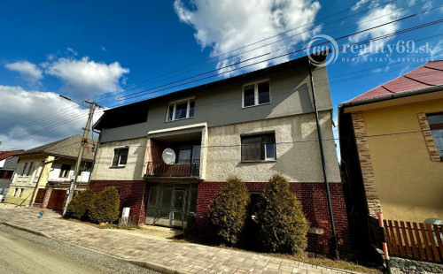 KAVEČANY - VÝBORNÁ LOKALITA - DVOJGENERAČNÝ RODINNÝ DOM.