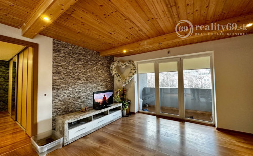 KAVEČANY - VÝBORNÁ LOKALITA - DVOJGENERAČNÝ RODINNÝ DOM.