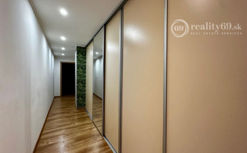 KAVEČANY - VÝBORNÁ LOKALITA - DVOJGENERAČNÝ RODINNÝ DOM.