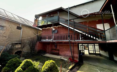 KAVEČANY - VÝBORNÁ LOKALITA - DVOJGENERAČNÝ RODINNÝ DOM.