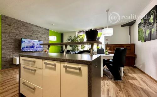 FURČA - BUZULUCKÁ NOVOSTAVBA 3 IZBOVÝ TEHLOVÝ BYT 94 M2,  TERASA, PARKOVANIE.