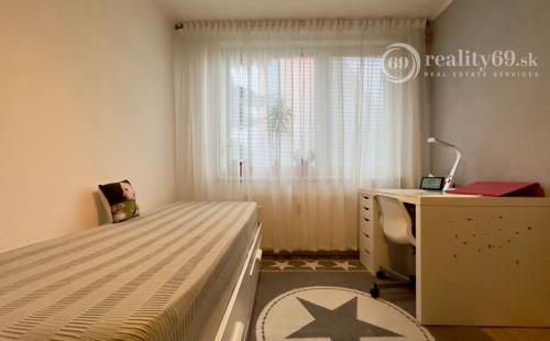 FURČA - BUZULUCKÁ PEKNÝ 3 IZBOVÝ BYT PO REKONŠTRUKCII 69 M2,  LODŽIA.